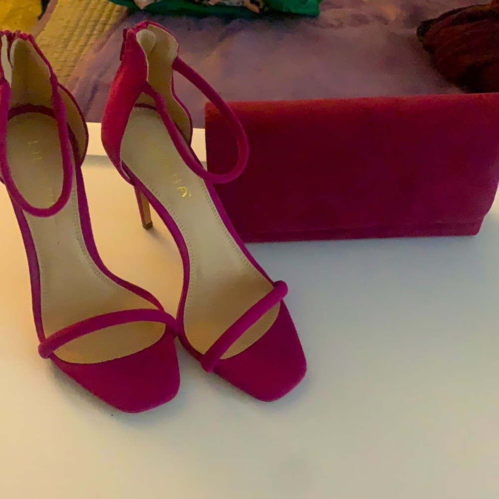 Pink purse and heels